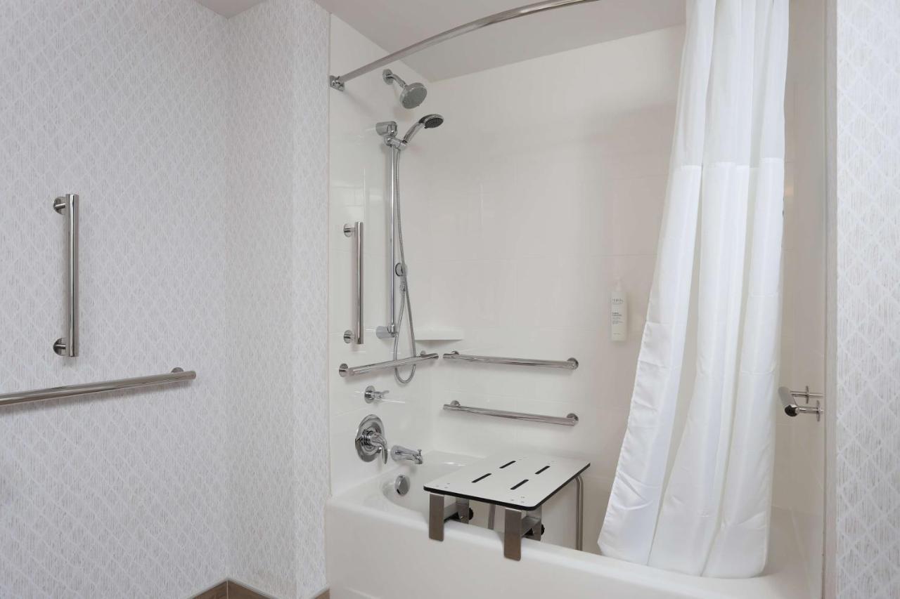 Hampton Inn & Suites Manistee, Mi Экстерьер фото